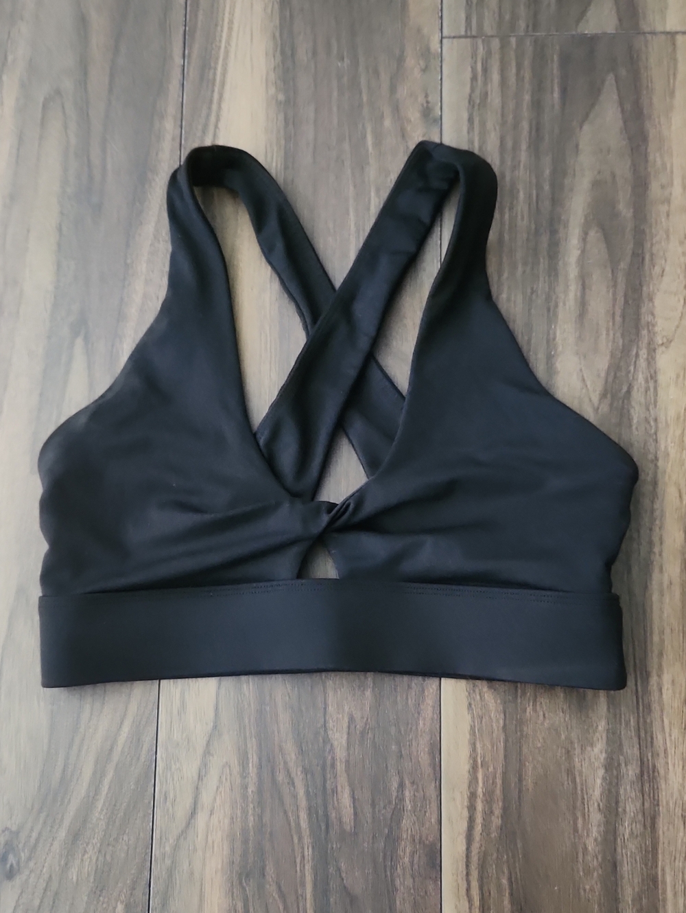 Fabletics Oasis Twist Sports Bra Small
